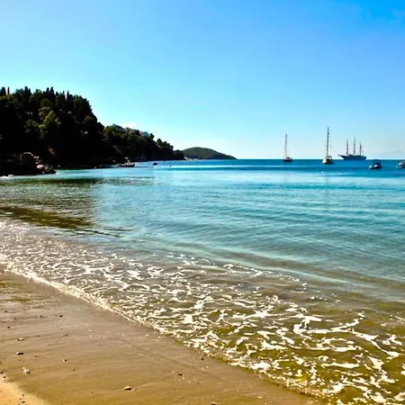 Gruccio Red Studio - A Sunny Gem Apartment Skiathos Town