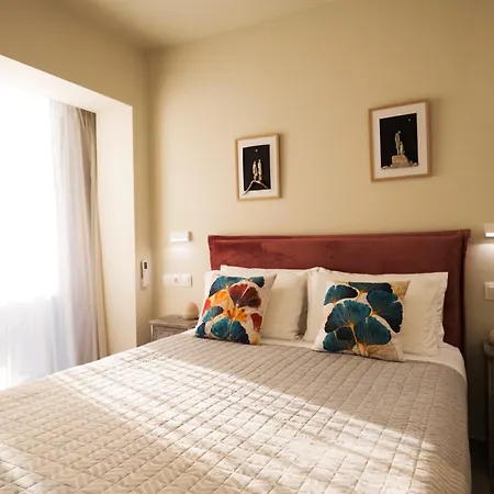 Apartment Gruccio Red Studio - A Sunny Gem